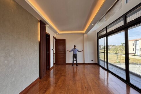 646496987_10242229412569868_6560922151918533911_n