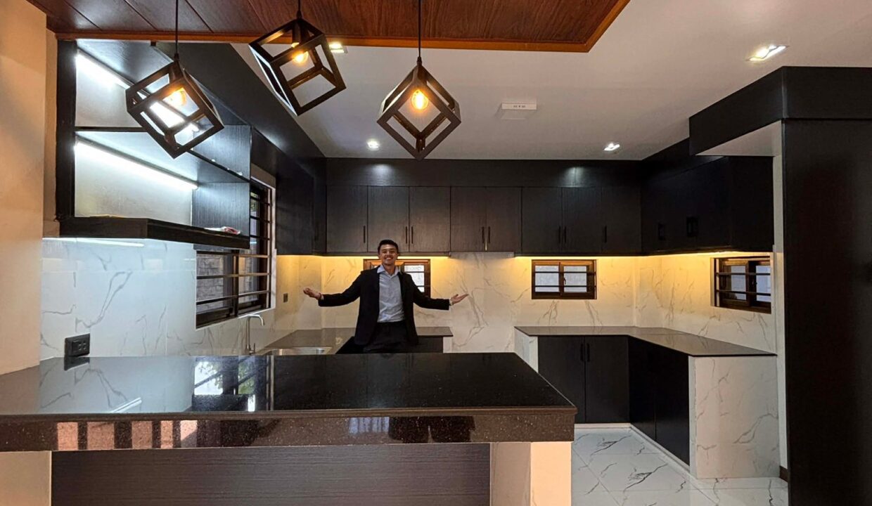 649842930_10242454834325271_1766948603549724280_n