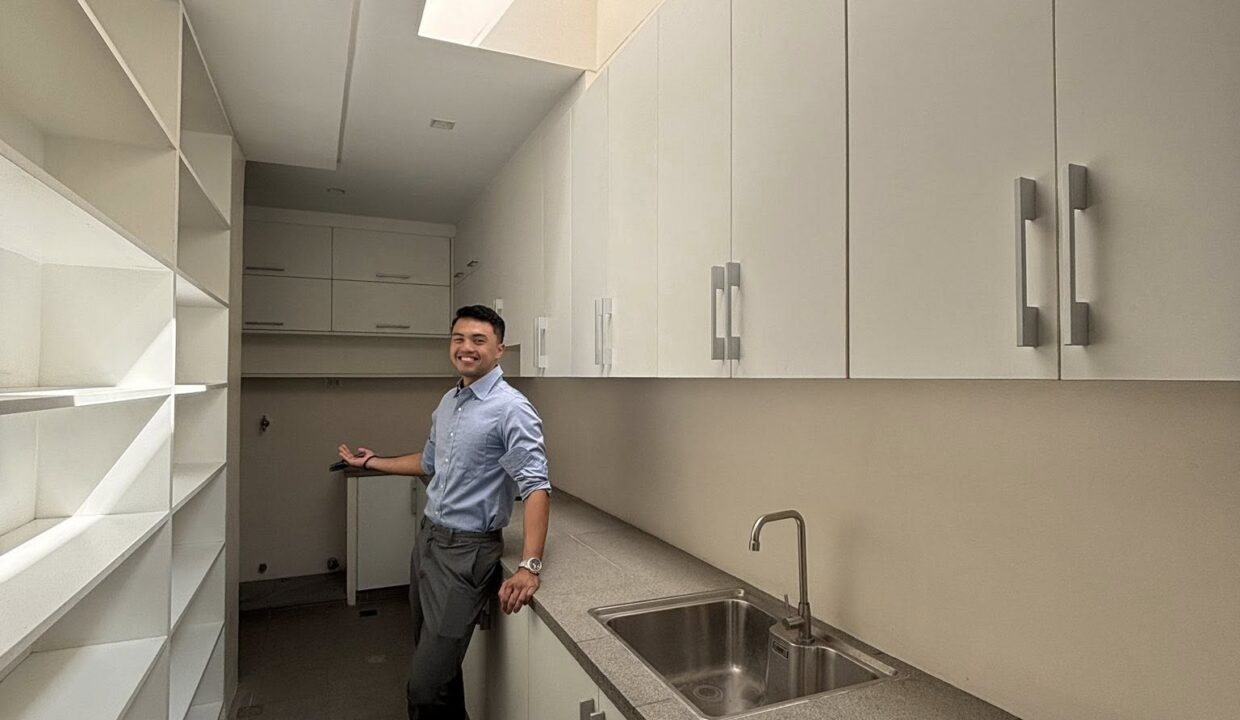 653724278_10242567421739886_1725761780203845181_n