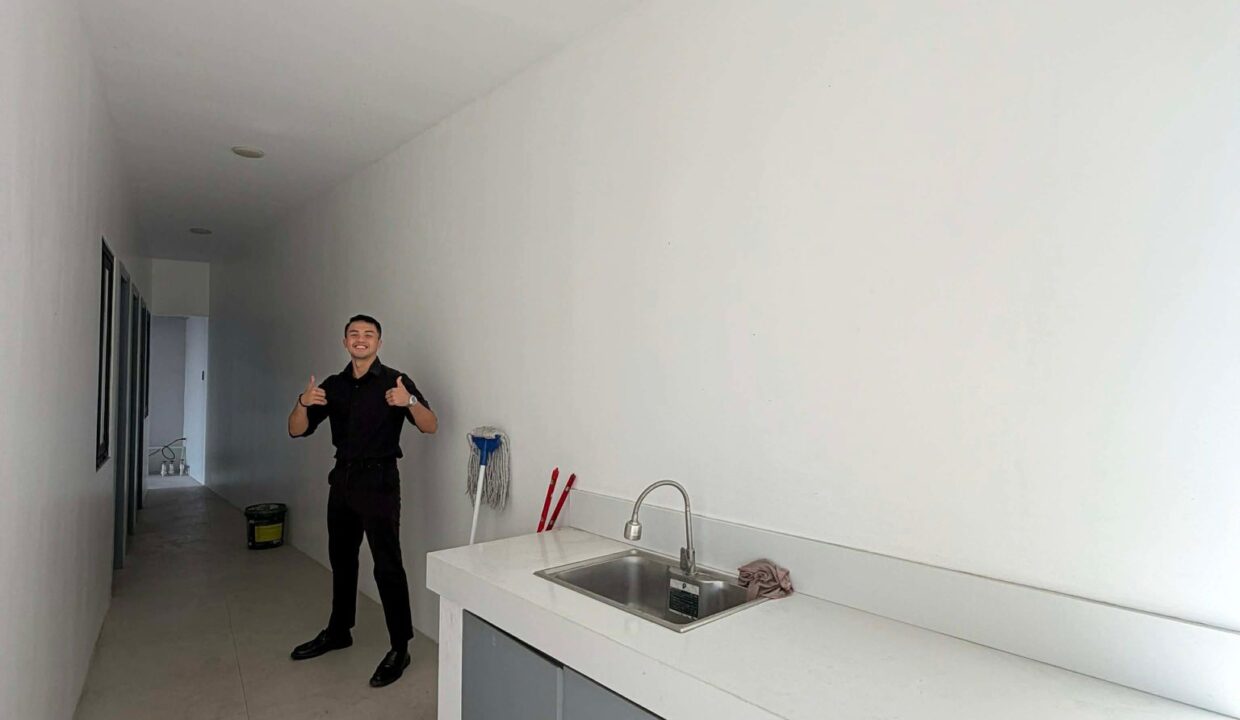 658201915_10242760239080199_2052756758037387587_n