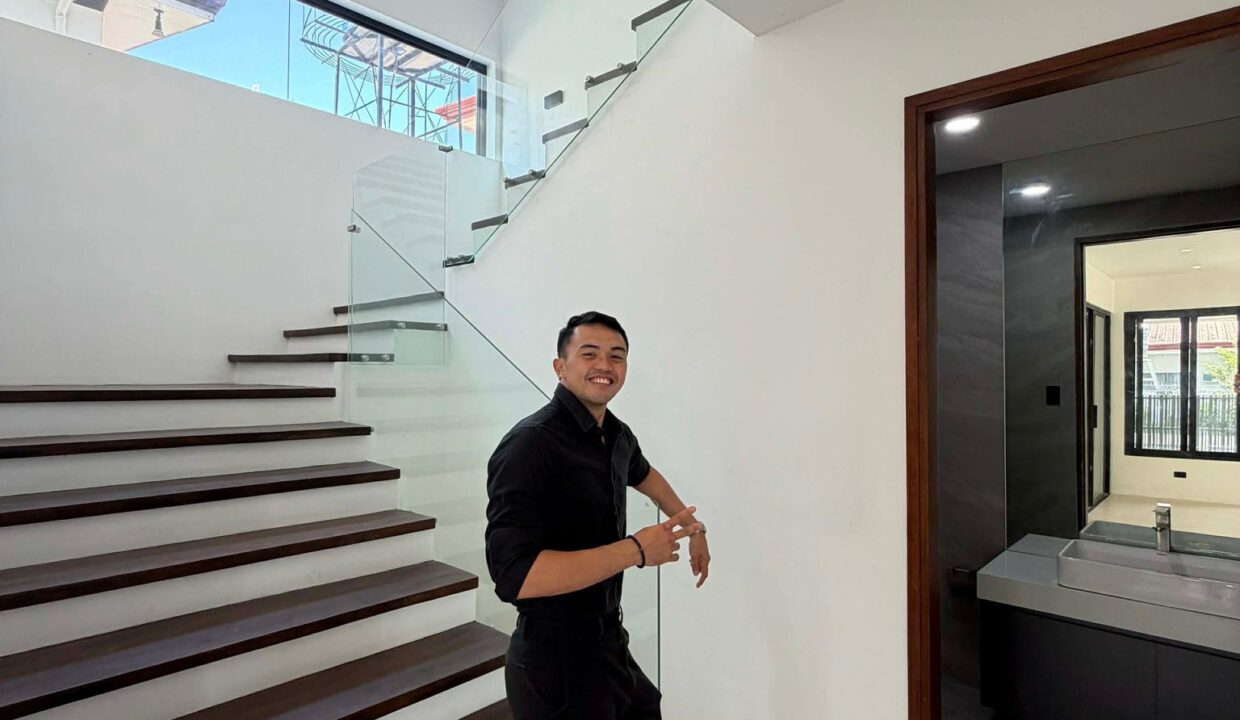 659785088_10242760238360181_8140031112775836193_n