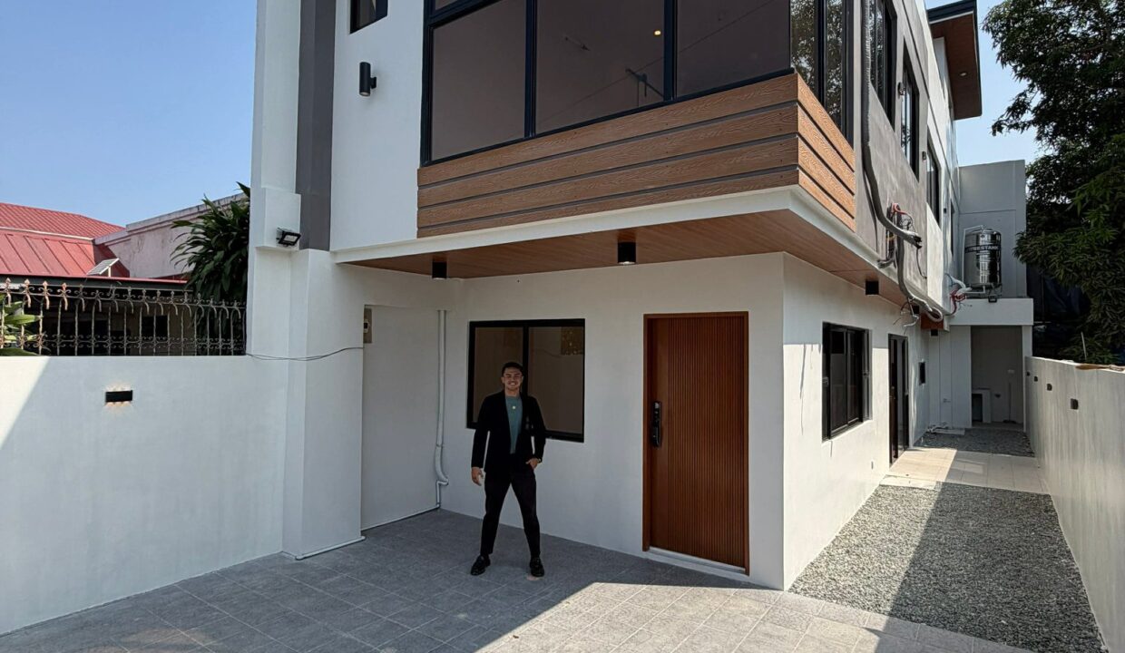 669493519_10242977956082988_6633752223519975949_n