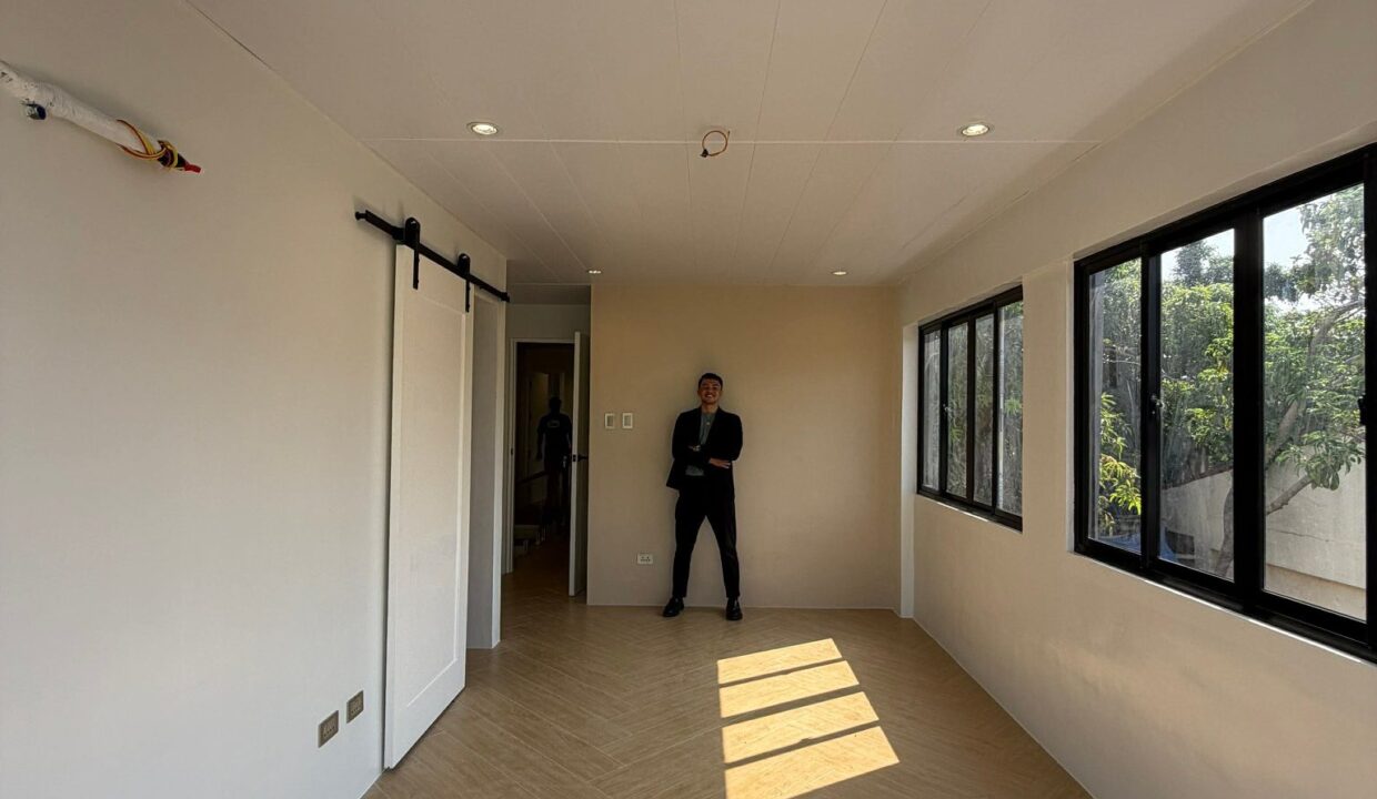 669580756_10242977951722879_6819211047687460857_n