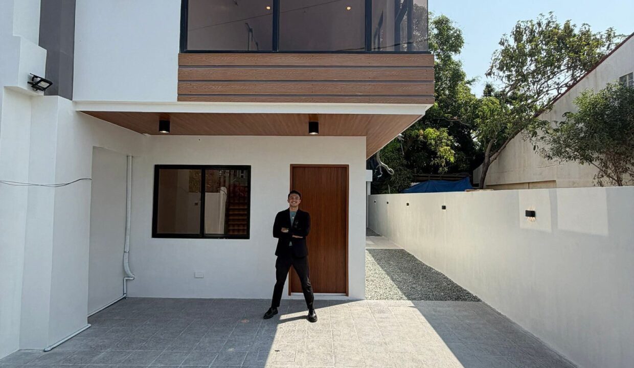 669739092_10242977950002836_7276161814365171970_n